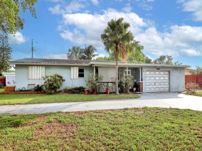 600 Nw 38th Ct, House other with 3 bedrooms, 2 bathrooms and null parking in Deerfield Beach FL | Image 2