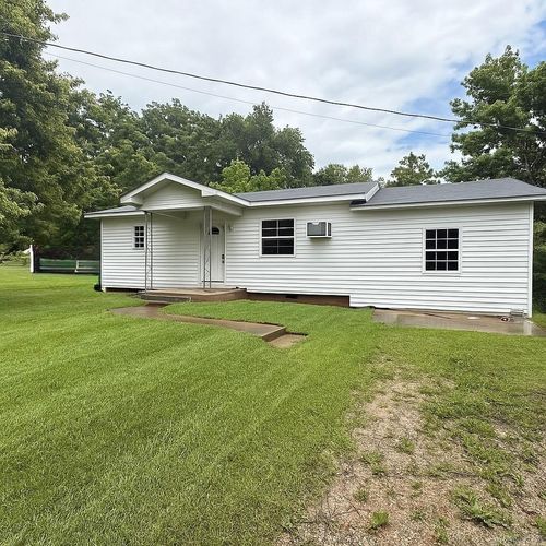 131 N Pine Street, Salem, AR, 72576 | Card Image