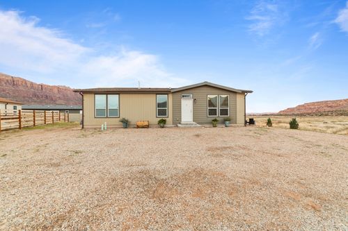 19 Entrada Cir, Moab, UT, 84532-3868 | Card Image