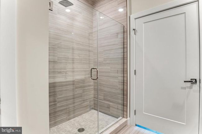 APT-209 - 1761 Old Meadow Rd, Condo with 2 bedrooms, 2 bathrooms and null parking in MCLEAN VA | Image 17