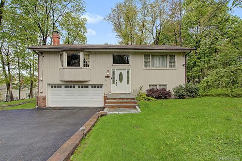 26 Garden Rd, Mahopac, NY, 10541-2117 | Card Image