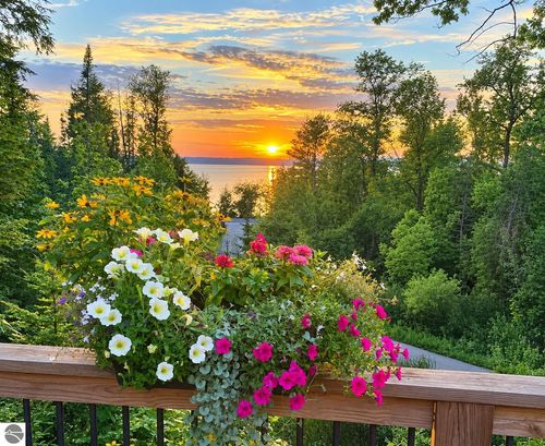 10101 Peninsula Drive, Traverse City, MI, 49686 | Card Image