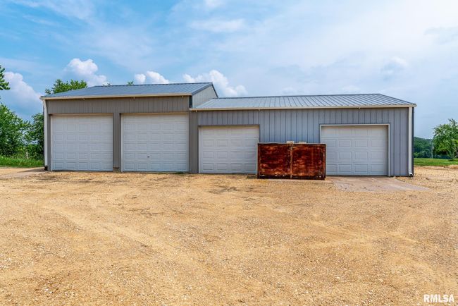 4460 160 Th St, House other with 5 bedrooms, 3 bathrooms and null parking in Clinton IA | Image 27
