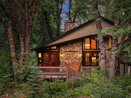 815 Quail Ct, McCloud, CA, 96057-8029 | Card Image