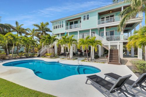 17387 Dolphin St, Sugarloaf Key, FL, 33042-3656 | Card Image