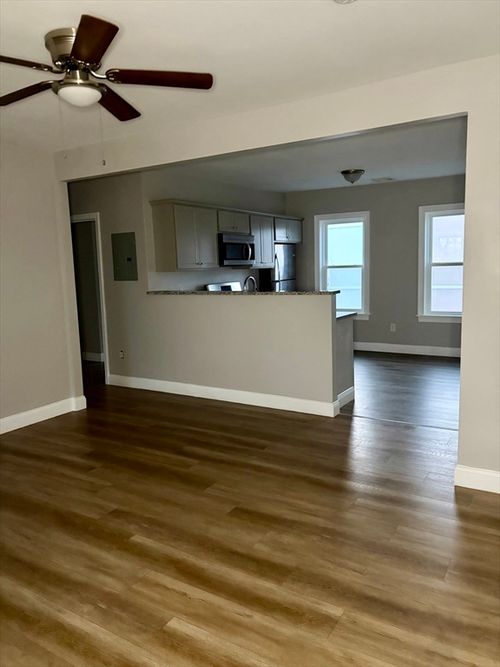 3-325 Snell, Fall River, MA, 02721 | Card Image