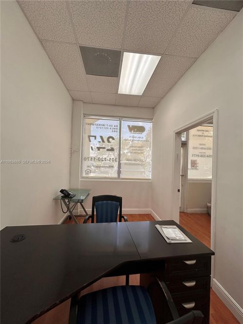 a-19300 W Dixie Hwy, Miami, FL, 33180-2201 | Card Image