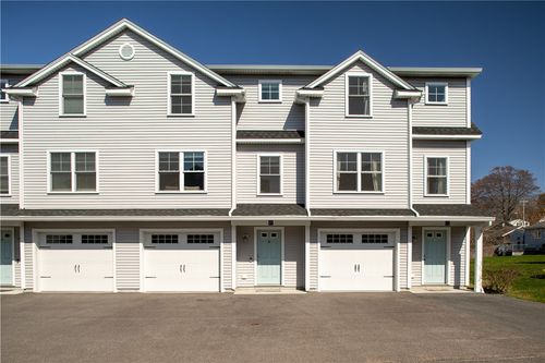 17 Mariner Way, Middletown, RI, 02842-6500 | Card Image