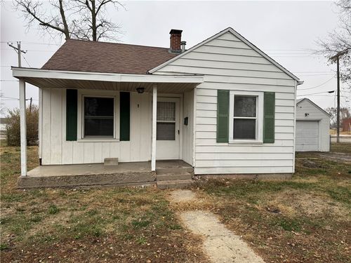 1 Brown Ct, Mattoon, IL, 61938-3090 | Card Image