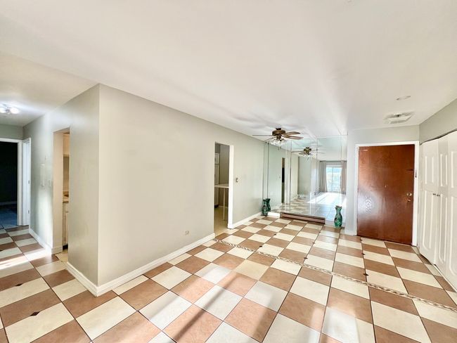 APT-116 - 802 E Old Willow Rd, Condo with 3 bedrooms, 2 bathrooms and null parking in Prospect Heights IL | Image 18