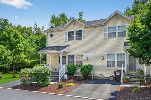 1 Lake Ridge Dr, Middletown, NY, 10940-2155 | Card Image