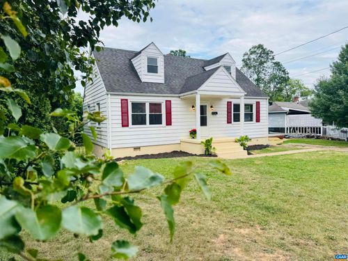 1607 Skymont Cr, Staunton, VA, 24401 | Card Image