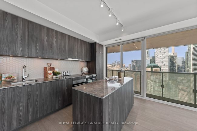 3305 - 15 Queens Quay E, Condo with 3 bedrooms, 2 bathrooms and 1 parking in Toronto ON | Image 34