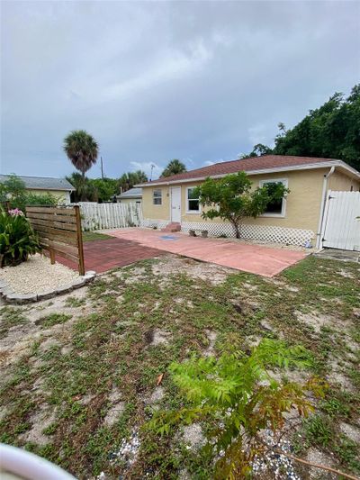 7810 Boca Ciega Drive, House other with 3 bedrooms, 2 bathrooms and null parking in St Pete Beach FL | Image 3