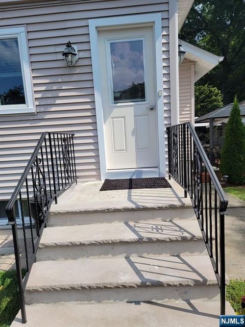 403 Boulevard, Glen Rock, NJ, 07452-3215 | Card Image