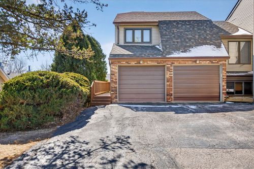 101-3409 Parkwild Dr, Bettendorf, IA, 52722-2286 | Card Image