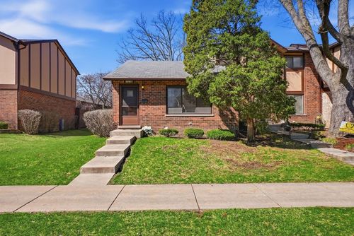 1S300 Stratford Ln, Villa Park, IL, 60181-3856 | Card Image