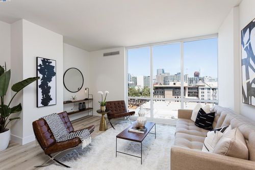 apt-712-222 Broadway, Oakland, CA, 94607-3846 | Card Image