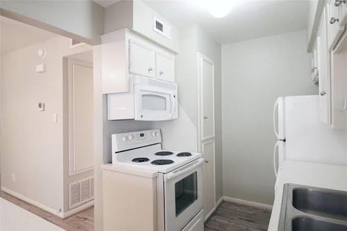 7d-1855 Portsmouth St, Houston, TX, 77098-4300 | Card Image
