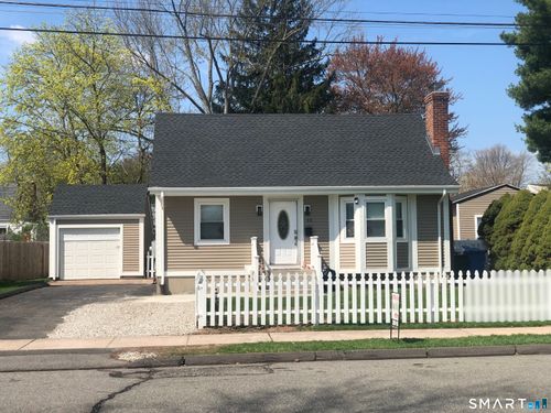 26 Ferndale Dr, Manchester, CT, 06040-3821 | Card Image