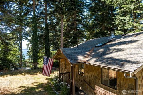 2140 Inverness Way, Coupeville, WA, 98239-9613 | Card Image