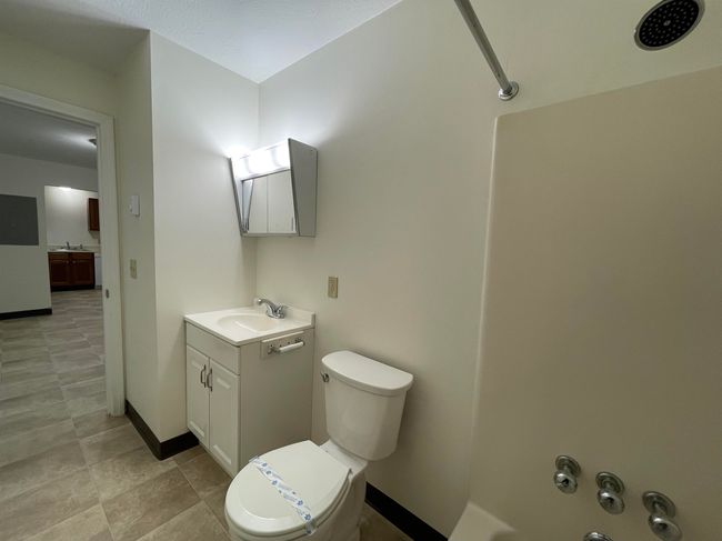 APT-34 - 11 Railroad Ave, Condo with 2 bedrooms, 1 bathrooms and null parking in Derry NH | Image 31