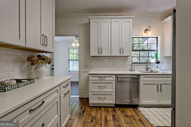 199 Stornoway Dr, Townhouse with 3 bedrooms, 2 bathrooms and 3 parking in Clayton GA | Image 10