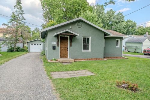 709 Rossman Ave, Detroit Lakes, MN, 56501-2929 | Card Image
