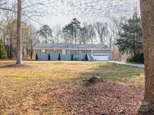 3711 Davis Dr, Charlotte, NC, 28270-1294 | Card Image