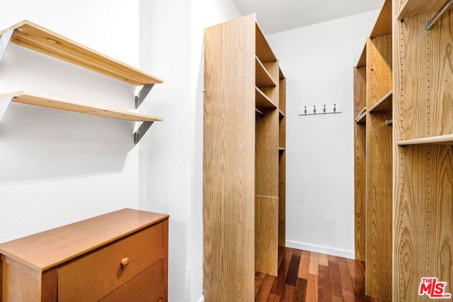 204 - 1830 Westholme Ave, Condo with 2 bedrooms, 3 bathrooms and 2 parking in LOS ANGELES CA | Image 23