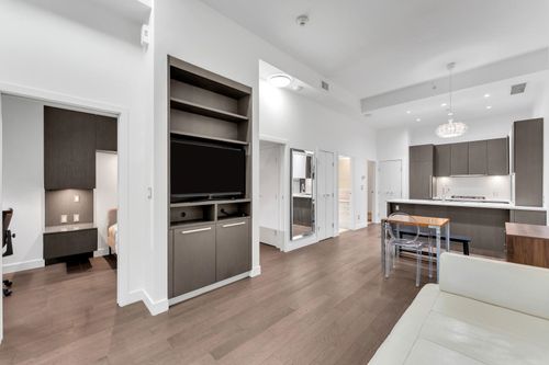 268 W 1st Ave, Vancouver, BC, V5Y3T2 | Card Image
