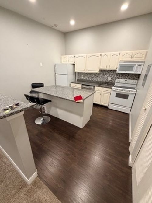 unit-1-1-74 Beach St, Woburn, MA, 01801-3169 | Card Image