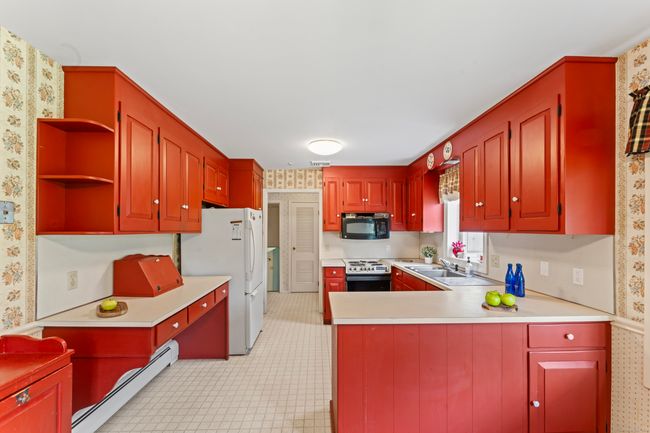 128 Walnut Tree Hill Rd, House other with 3 bedrooms, 2 bathrooms and 2 parking in Sandy Hook CT | Image 15