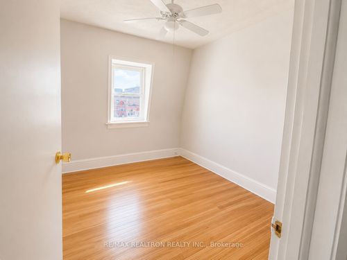 502 Queen St E, Toronto, ON, M5A1V2 | Card Image