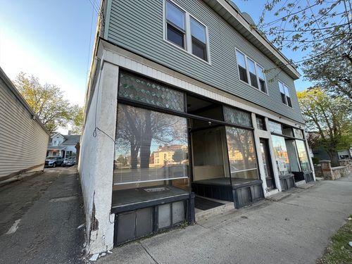 28-26-28 Parker St, Springfield, MA, 01151-2208 | Card Image