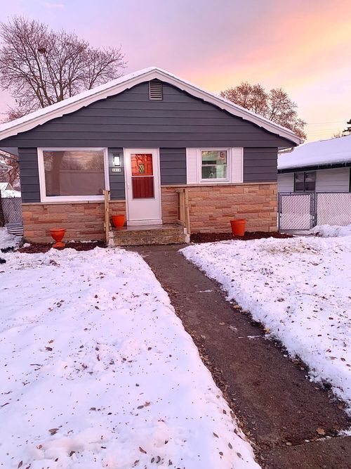5918 N 72nd St, Milwaukee, WI, 53218-1824 | Card Image