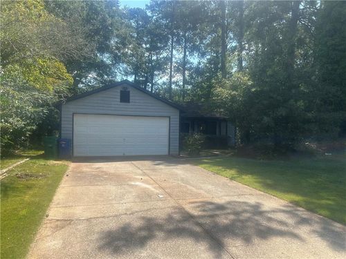 732 Martin Rd, Stone Mountain, GA, 30088-1705 | Card Image