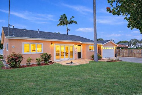 637 N Rios Ave, Solana Beach, CA, 92075-1247 | Card Image