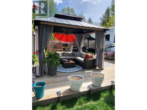 8440 Highway 3 And 95 Other, Yahk, BC, V0B2P0 | Card Image