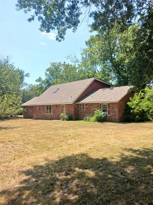 755 Winter Ln, Claremore, OK, 74017-8537 | Card Image