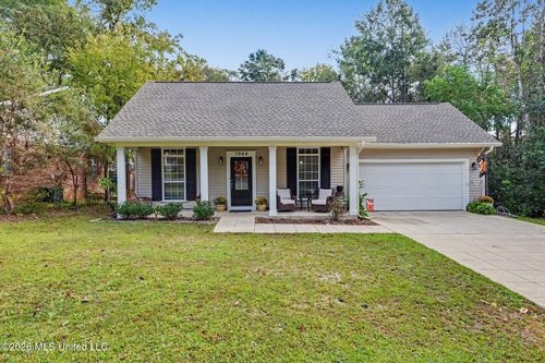 7944 Hapuna Pl, Diamondhead, MS, 39525-3615 | Card Image
