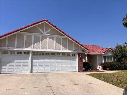 3034 Roadrunner Ct, Highland, CA, 92346 | Card Image