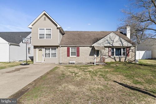 1306 New Chestnut St, BRISTOL, PA, 19007-2830 | Card Image