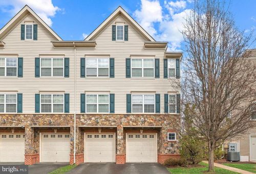 11206 Wortham Crest Cir, MANASSAS, VA, 20109-5694 | Card Image
