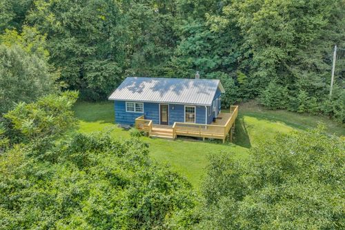 673 Hattie Hill Rd, Vilas, NC, 28692-9353 | Card Image