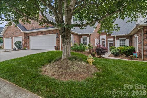 1524 Royalty Cir, Statesville, NC, 28625-8235 | Card Image
