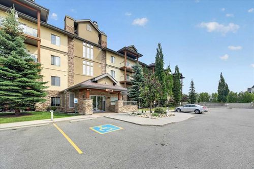 4210-92 Crystal Shores Rd, Okotoks, AB, T1S2N2 | Card Image