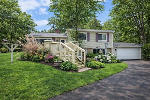 100 Burt Ave, Jackson, MI, 49201-8634 | Card Image