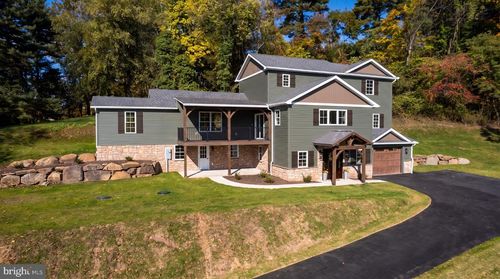2423 Schoolhouse Rd, MIDDLETOWN, PA, 17057-3535 | Card Image