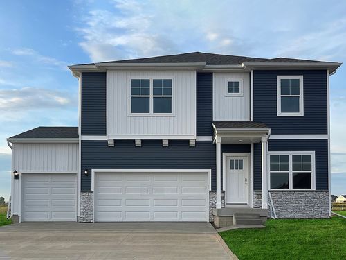 133 8th Ave Ne, Altoona, IA, 50009-3212 | Card Image